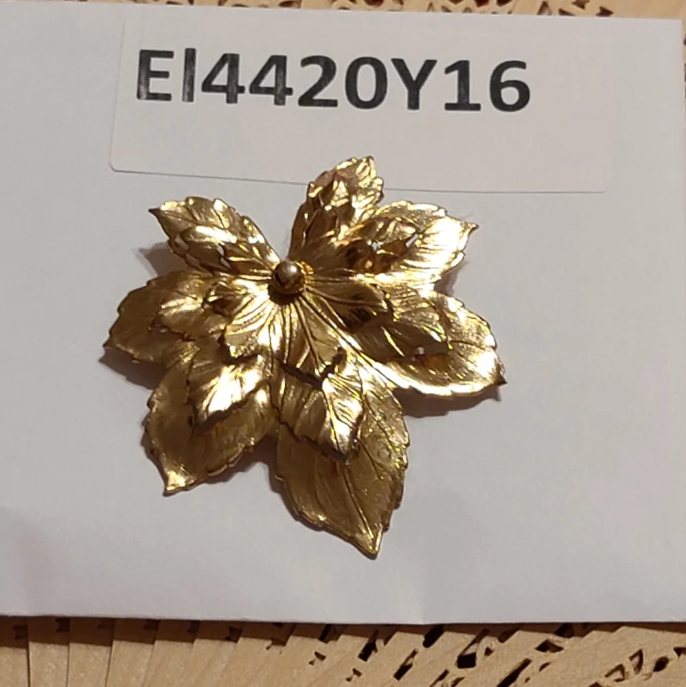 Sarah Coventry vintage brooch